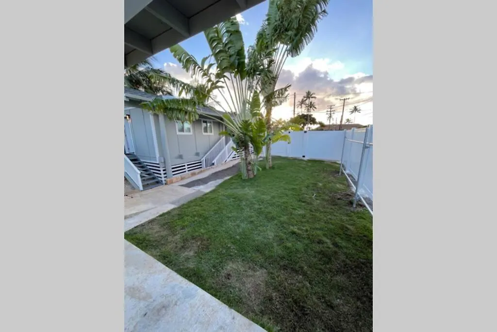 Spacious 2 Bedroom Beach House With King Suite Waianae 0*,