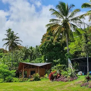 Kalani Oceanside Retreat Lodge